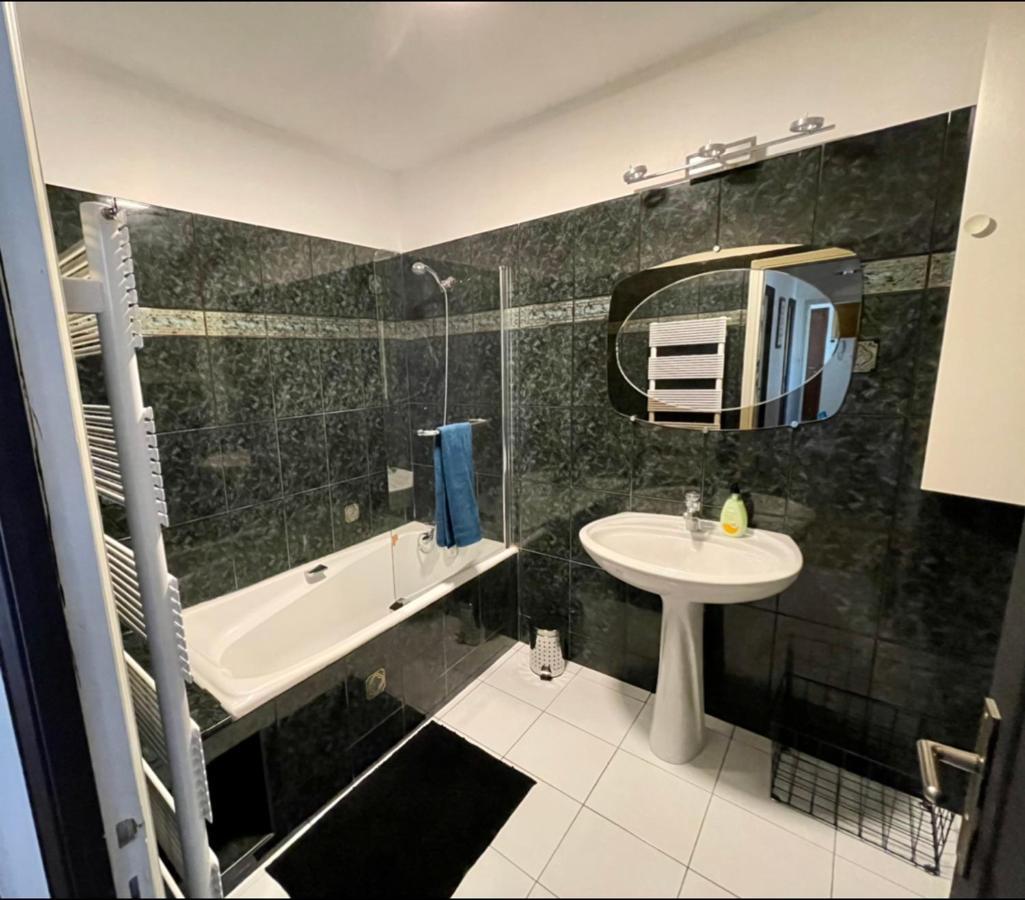 Tres Grand Appartement A 10 Min A Pied Du Centre Καστρ Εξωτερικό φωτογραφία